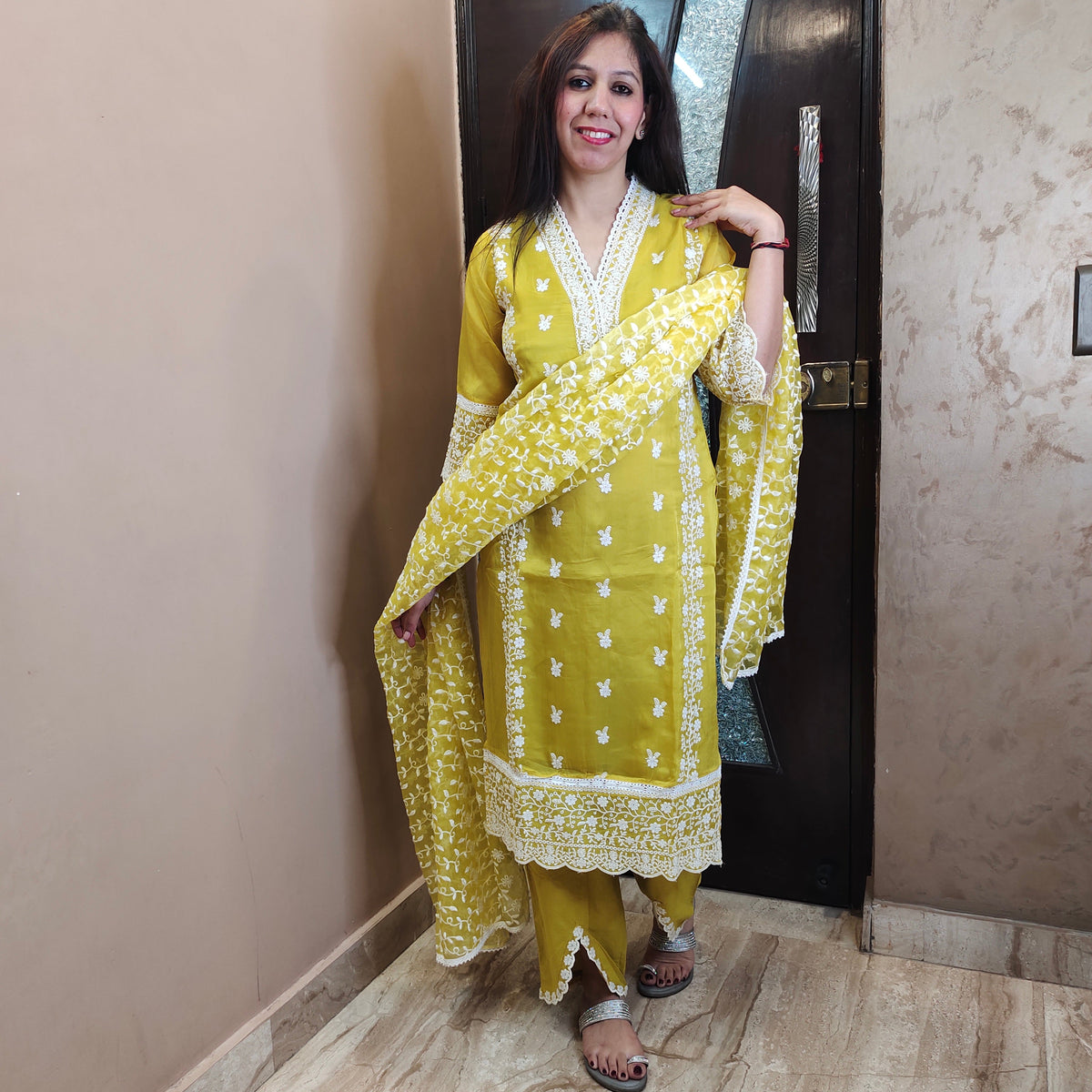 Thread Work Pakistani Suit Set